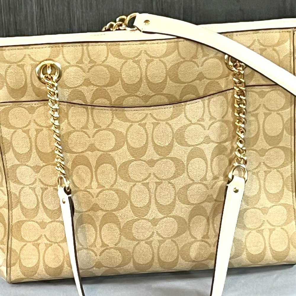 Coach Signature Pattern Leather Purse - Picture 5 of 11
